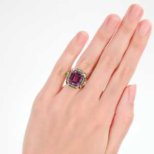 Кольцо из золота с бриллиантами, гранатами природными и с аметистом природным