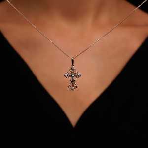 Золотой крестик с бриллиантами природными