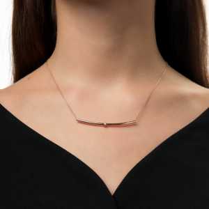 Золотое шейное украшение с бриллиантами природными